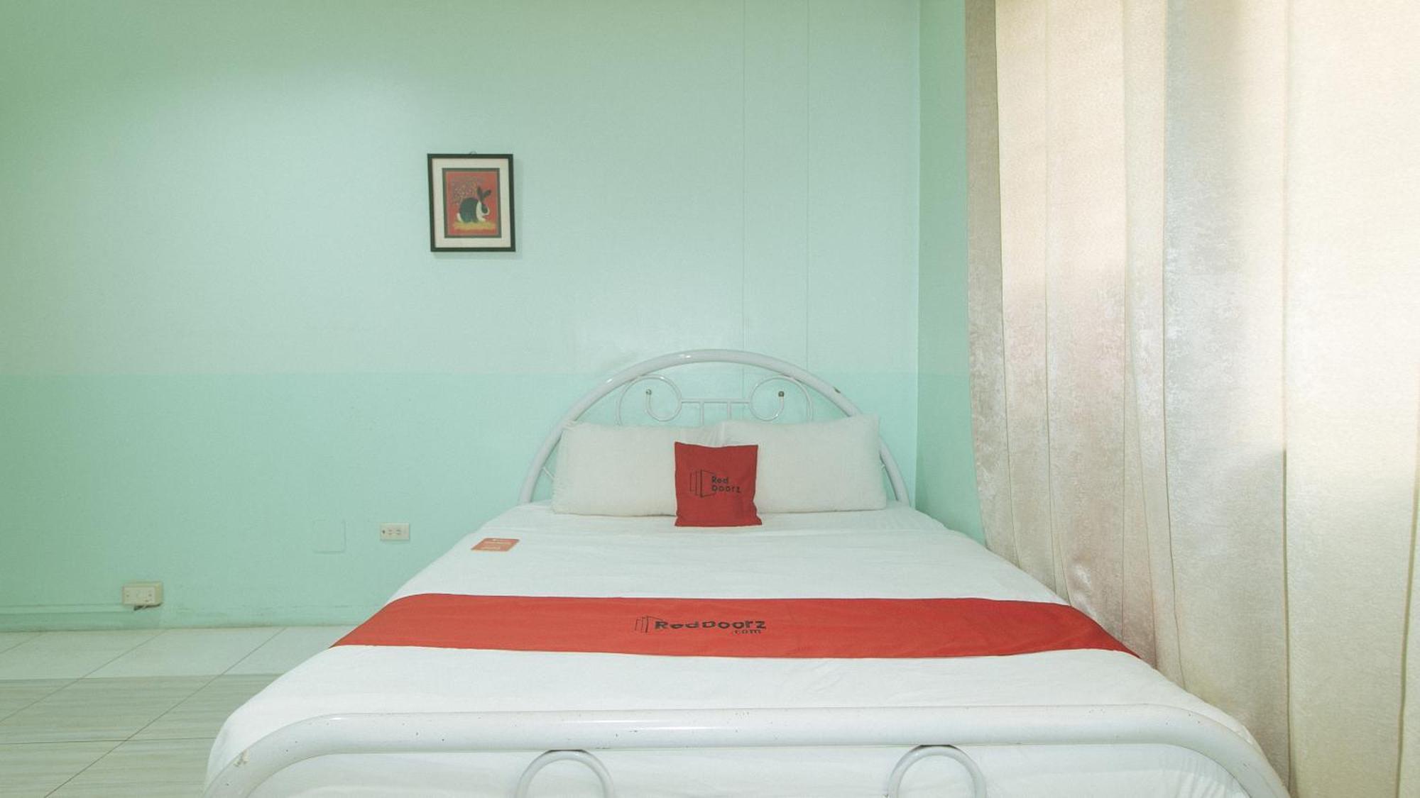 Reddoorz At Maanyag Pension House Mandaue Cebu Exterior photo