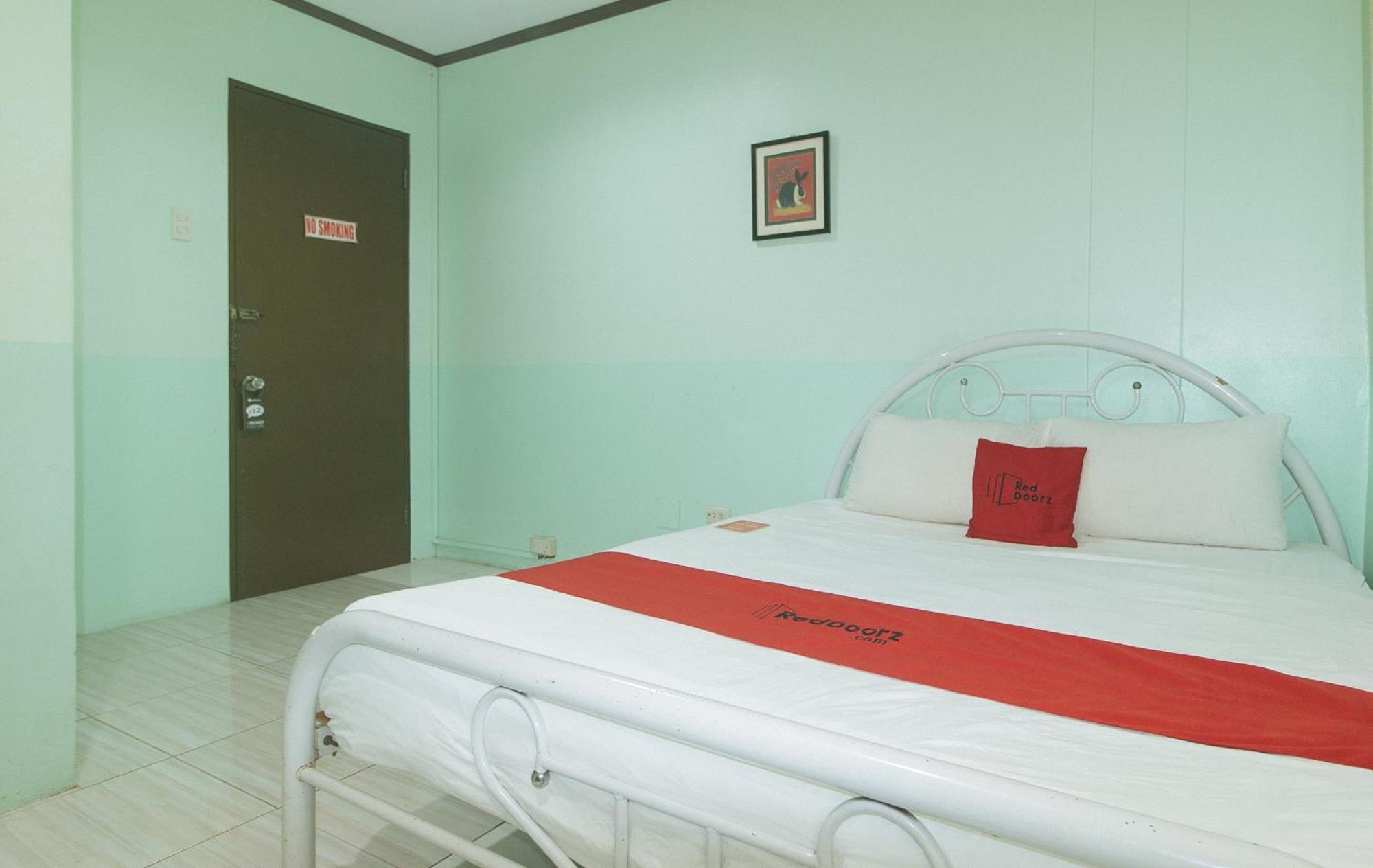 Reddoorz At Maanyag Pension House Mandaue Cebu Exterior photo