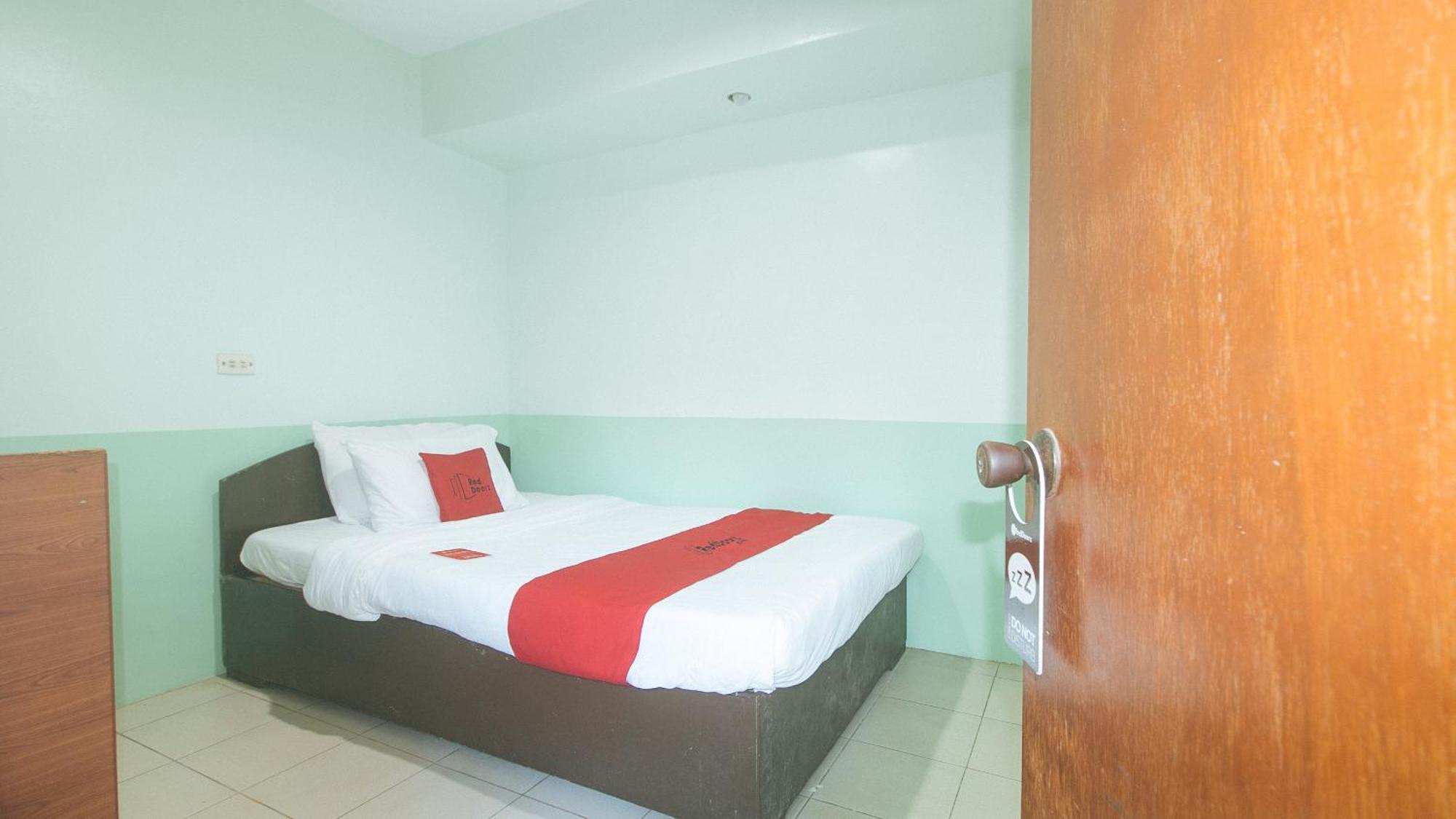 Reddoorz At Maanyag Pension House Mandaue Cebu Exterior photo