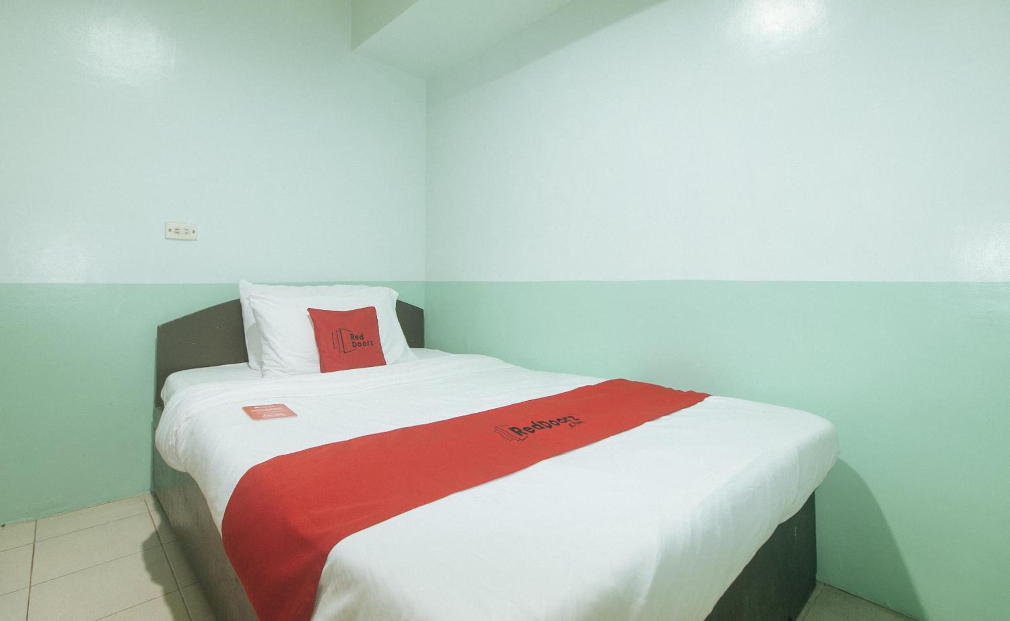 Reddoorz At Maanyag Pension House Mandaue Cebu Exterior photo