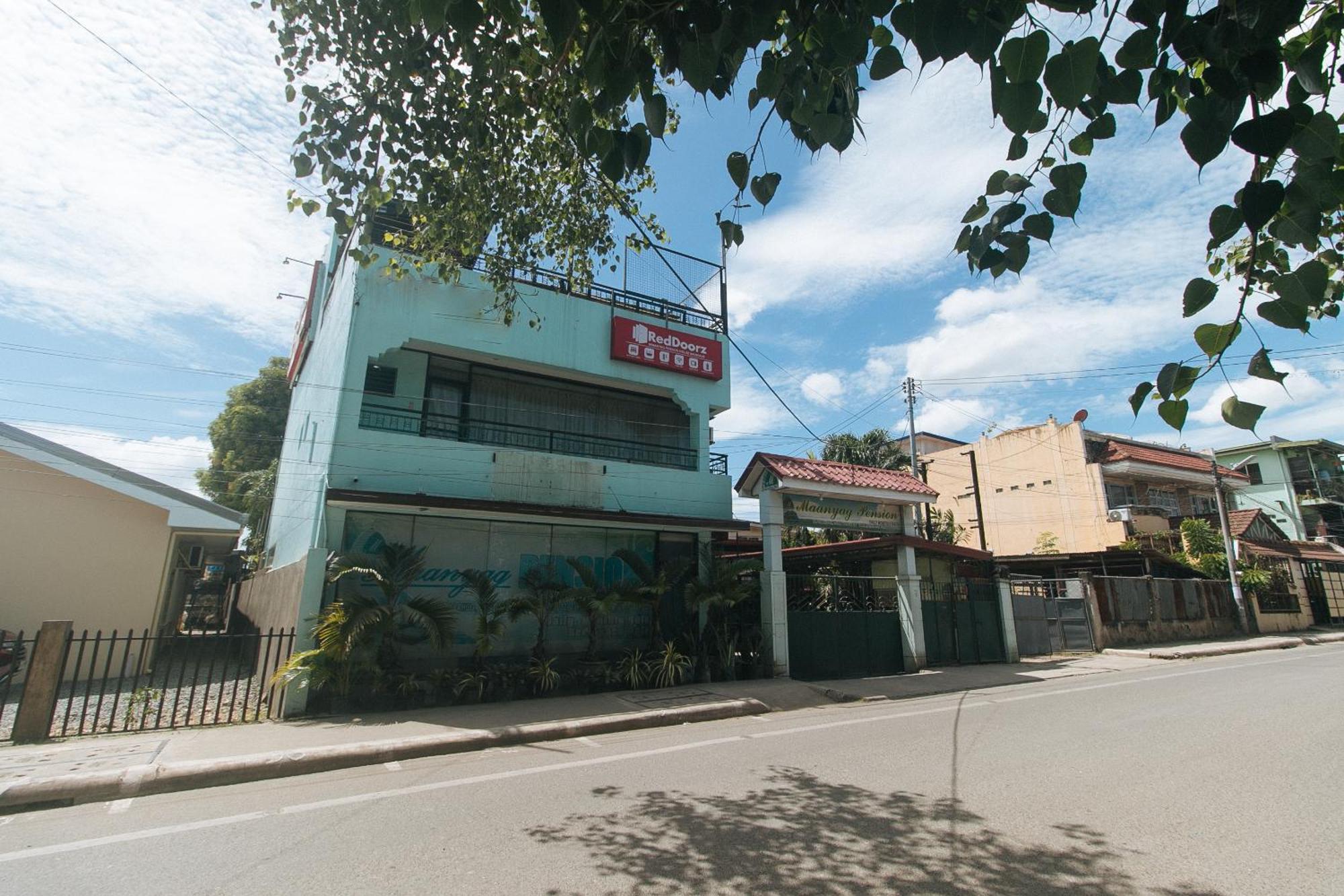 Reddoorz At Maanyag Pension House Mandaue Cebu Exterior photo